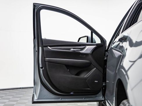 Used 2023 Cadillac XT5 Sportv image 11