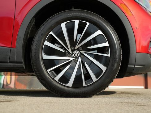 Used 2023 Volkswagen ID.4 Pro S Plus image 3