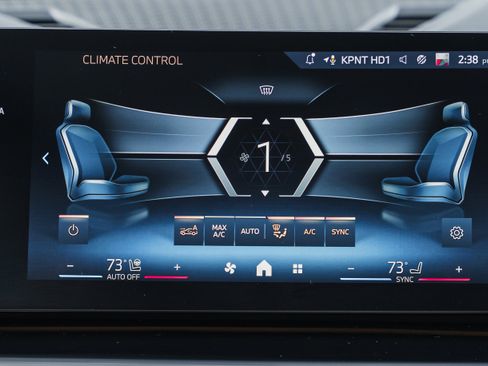 Used 2025 BMW X1 xDrive28i image 12