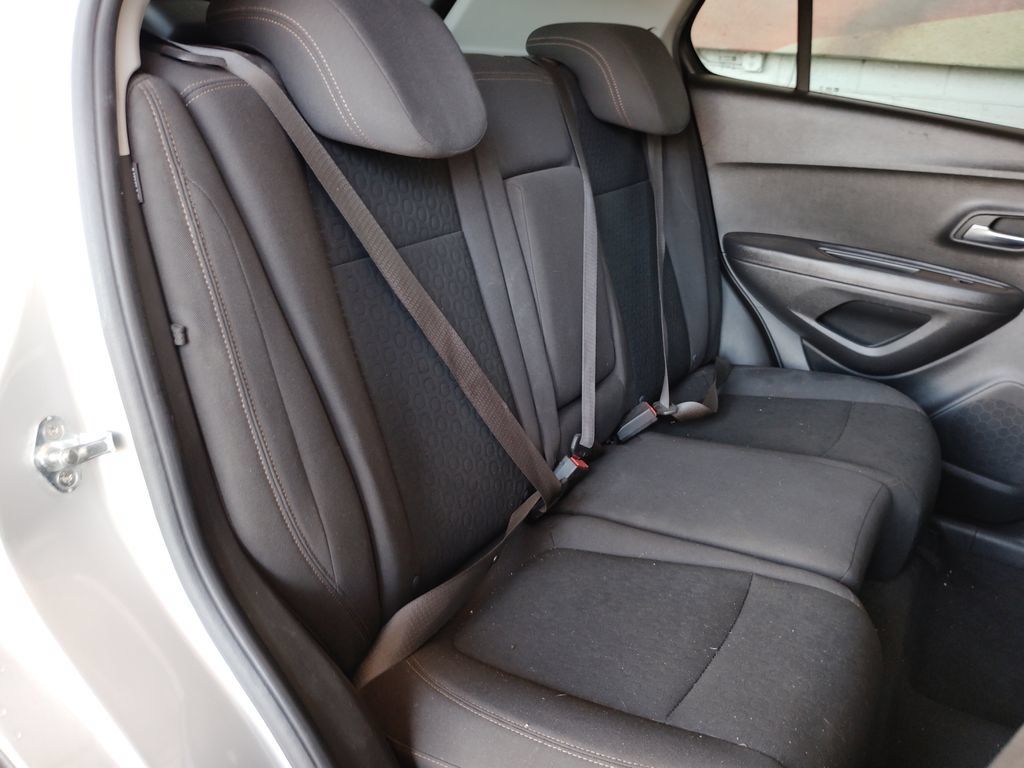 Used 2018 Chevrolet Trax LS AWD/4WD image 16