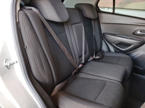 Used 2018 Chevrolet Trax LS AWD/4WD image 16