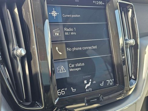 Used 2020 Volvo XC60 T6 Momentum image 35