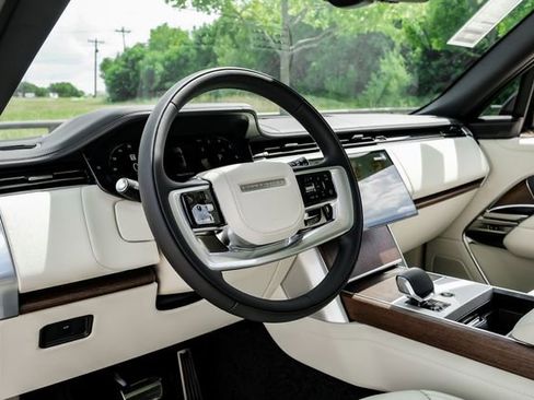 New 2026 Land Rover Range Rover SE AWD/4WD image 2