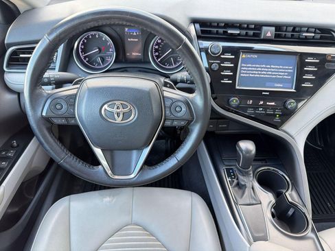Used 2020 Toyota Camry SE image 25