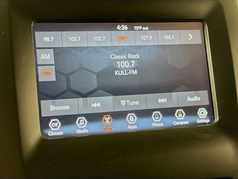 Used 2019 Jeep Cherokee Latitude w/ Popular Appearance Group image 13