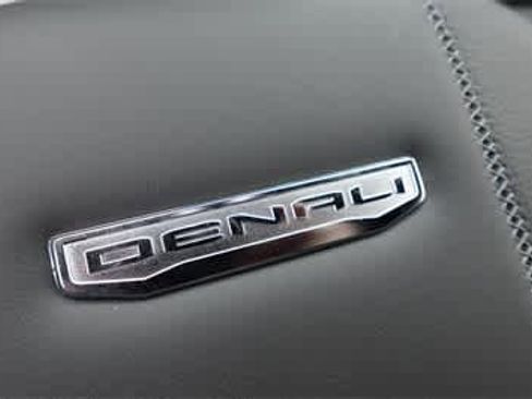 New 2025 GMC Yukon XL Denali w/ LPO, Illumination Package image 24