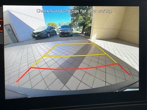 Used 2025 Kia Sportage LX image 23