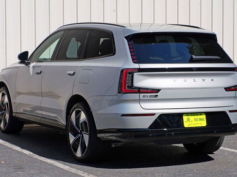 Used 2025 Volvo EX90 Ultra AWD/4WD image 50