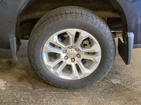 Used 2023 Chevrolet Silverado 1500 LTZ AWD/4WD image 8