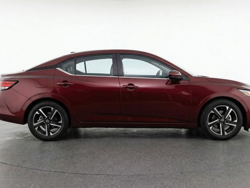 Used 2025 Nissan Sentra SV FWD image 11