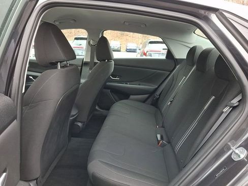 Used 2022 Hyundai Elantra SEL w/ Convenience Package image 10