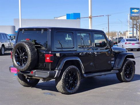 Used 2022 Jeep Wrangler Unlimited Sahara image 6