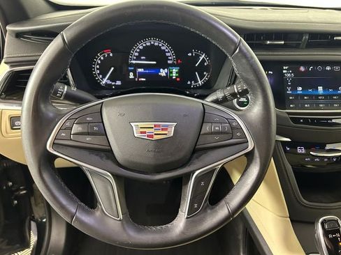 Used 2018 Cadillac XT5 AWD image 15