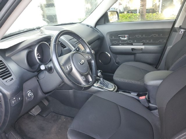 Used 2013 Kia Soul + w/ Audio Pkg FWD image 17