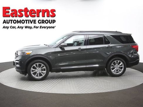 Used 2022 Ford Explorer XLT w/ Equipment Group 202A AWD/4WD image 62