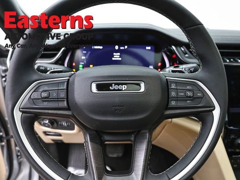 Used 2022 Jeep Grand Cherokee Limited 4xe w/ Luxury Tech Group II AWD/4WD image 10