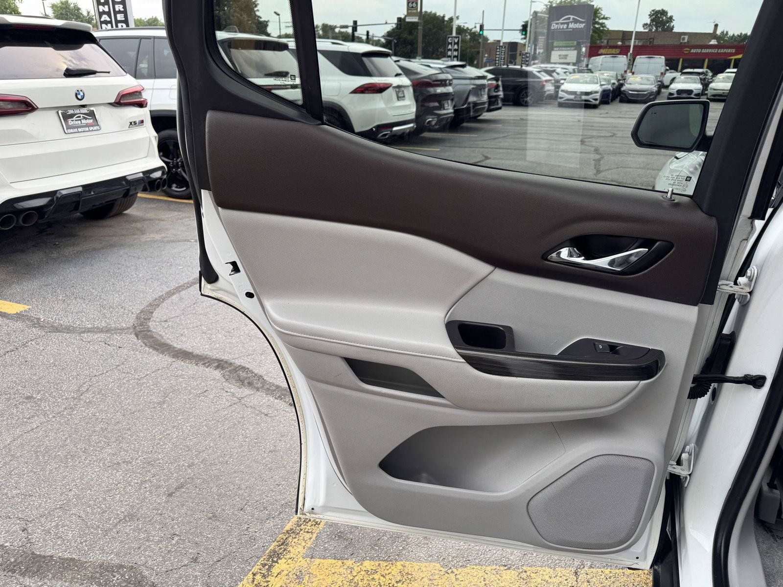 Used 2019 GMC Acadia SLT FWD image 28