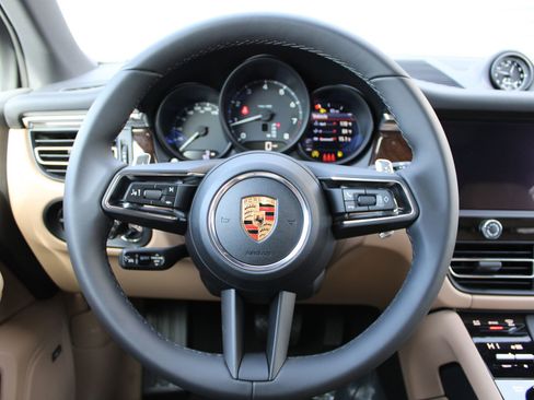 New 2026 Porsche Macan image 15