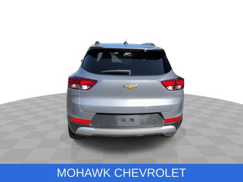 Used 2025 Chevrolet TrailBlazer LT w/ Driver Confidence Package AWD/4WD image 8