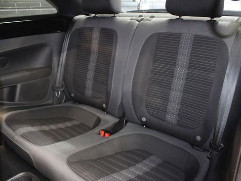 Used 2012 Volkswagen Beetle Launch Edition image 29