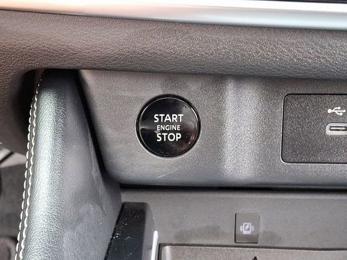 Used 2024 Nissan Rogue Platinum image 28