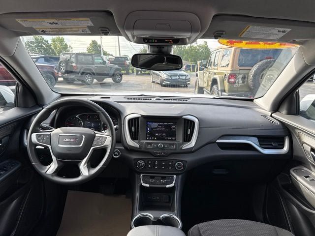 Used 2024 GMC Terrain SLE FWD image 25