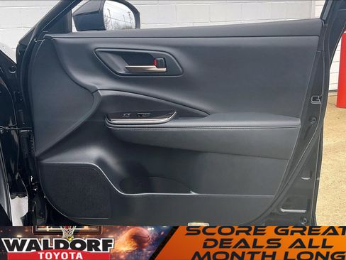 Used 2025 Toyota Crown XLE image 28