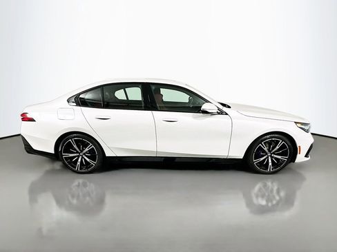 Used 2025 BMW 530i w/ M Sport Package image 4