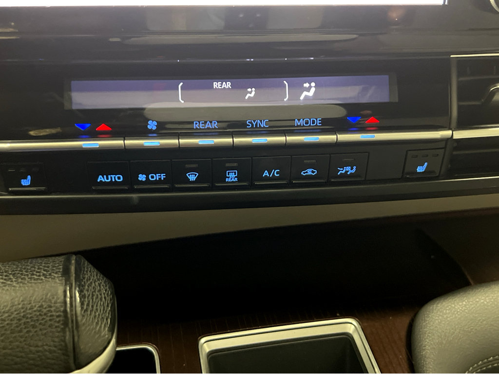 Used 2022 Toyota Sienna XLE AWD/4WD image 17