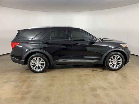 Used 2023 Ford Explorer Limited w/ Equipment Group 301A image 7