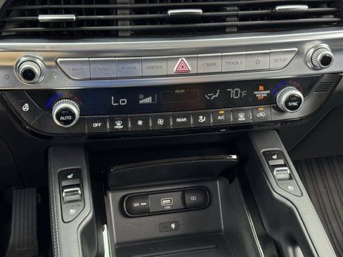 Used 2022 Kia Telluride EX w/ EX Premium Package image 19