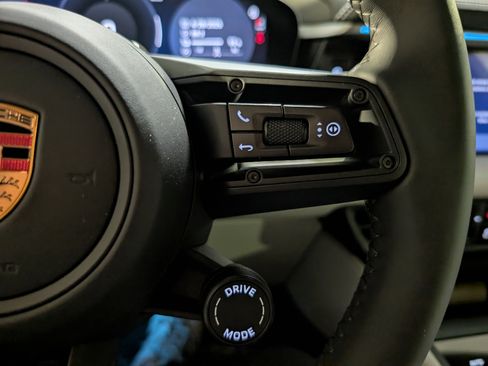 New 2026 Porsche Macan 4 Electric AWD/4WD image 30