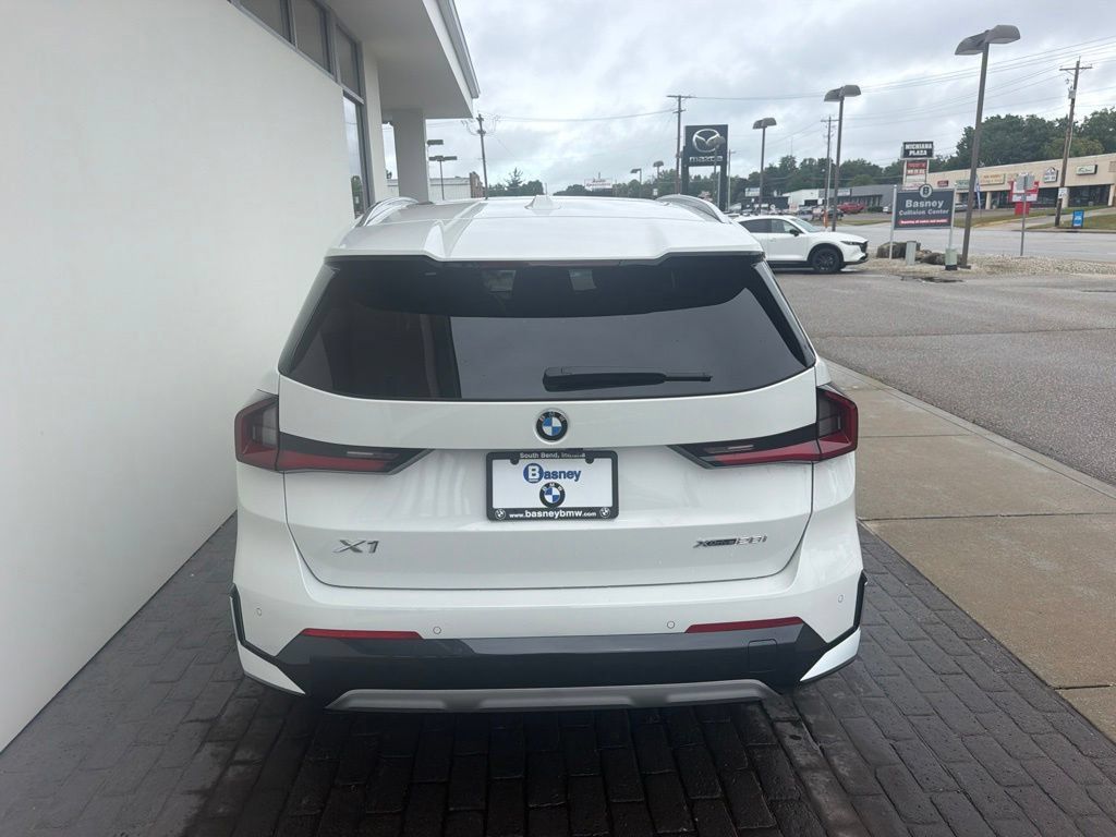 New 2027 BMW X1 xDrive28i AWD/4WD image 7