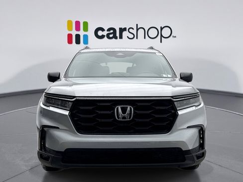 Used 2024 Honda Pilot Sport image 8