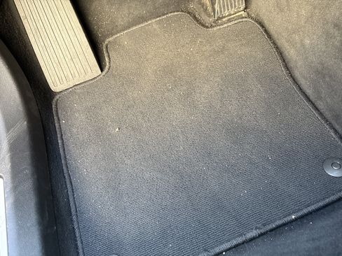 Used 2025 Volvo XC60 B5 Plus image 17