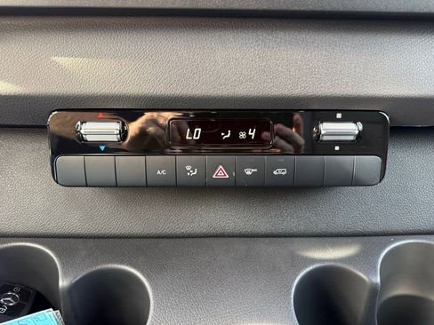 Used 2025 Mercedes-Benz Sprinter 2500 image 16