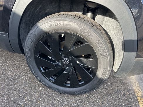 New 2026 Volkswagen Atlas Cross Sport SE image 7