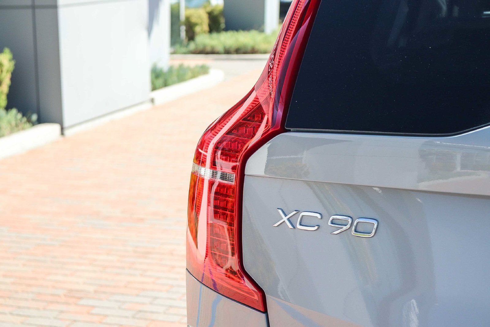 Used 2025 Volvo XC90 T8 Ultra w/ Protection Package Premier AWD/4WD image 9