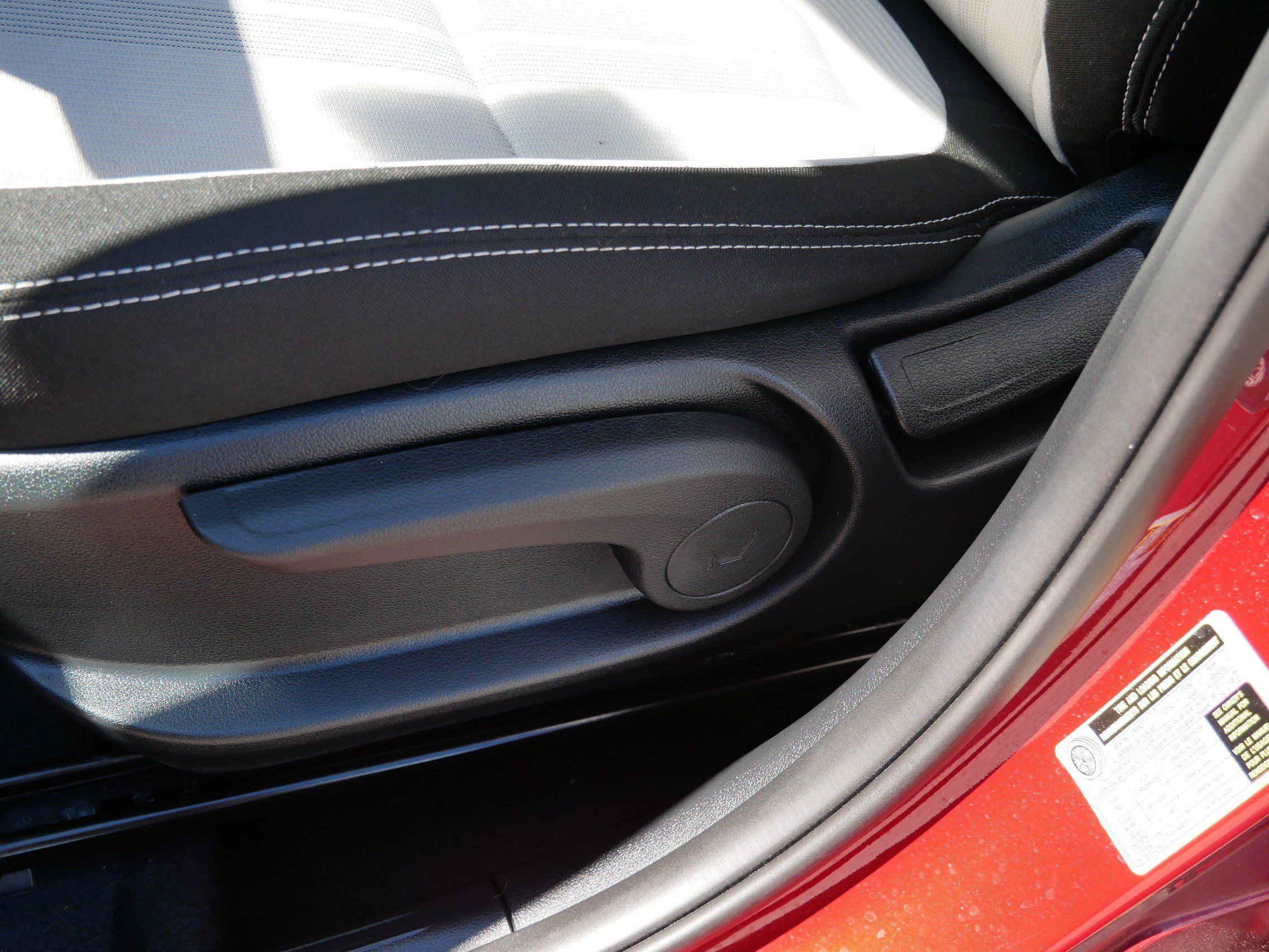 Used 2026 Hyundai Venue SEL FWD image 19