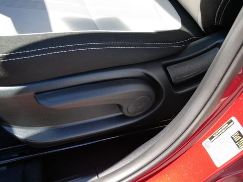 Used 2026 Hyundai Venue SEL FWD image 19
