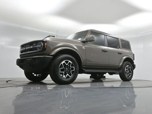New 2026 Ford Bronco Outer Banks image 42