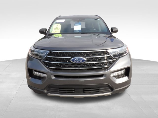 Certified 2023 Ford Explorer XLT w/ Equipment Group 202A RWD image 2