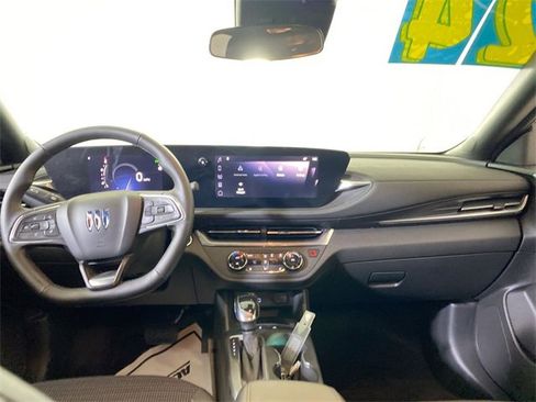 Used 2024 Buick Envista Preferred w/ Convenience I Package image 10