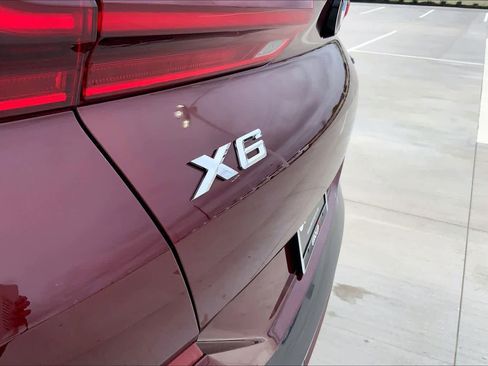 Used 2024 BMW X6 xDrive40i w/ Premium Package image 28