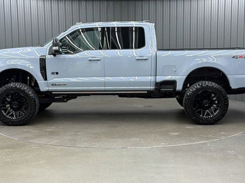 Used 2025 Ford F250 Platinum image 2