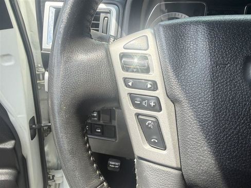 Used 2017 Nissan Titan PRO-4X AWD/4WD image 25