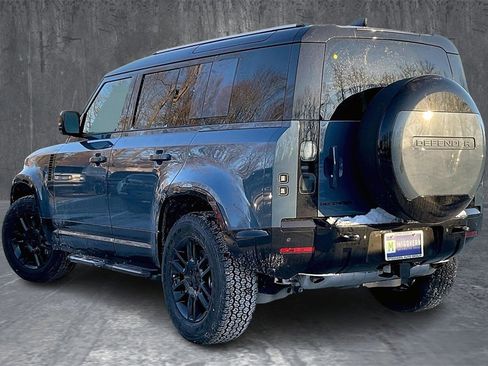 New 2026 Land Rover Defender 110 X-Dynamic SE image 3