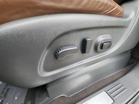 Used 2019 Nissan Titan Platinum Reserve image 14