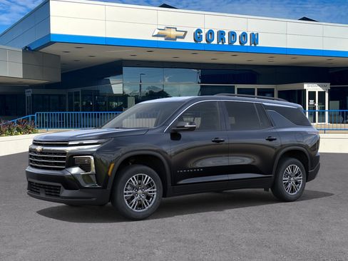 New 2026 Chevrolet Traverse LT w/ Driver Confidence Package AWD/4WD image 2