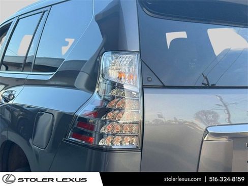 Used 2023 Lexus GX 460 Premium image 11